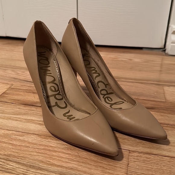 Sam Edelman Pointed Toe Heel - Picture 2 of 5